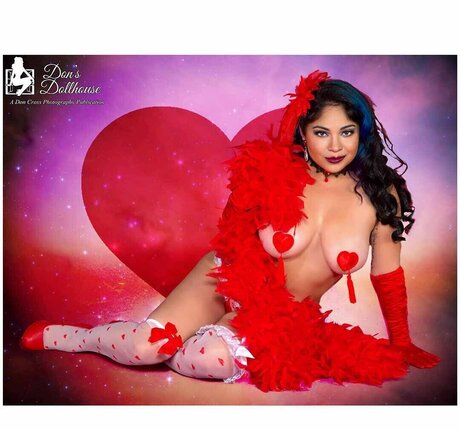 Risa Risque model naked image