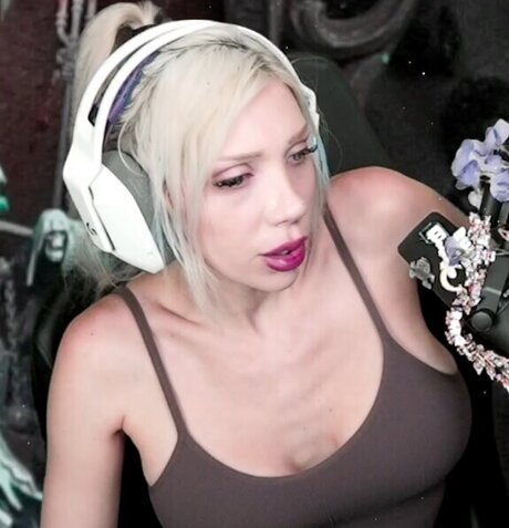 Intraventus sexy star archive