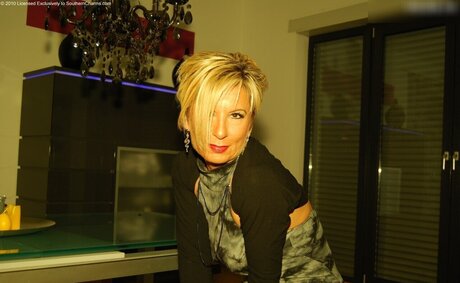 mom onlyfans hd picture