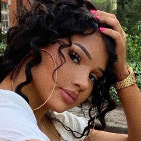 Shirin David model sexy image