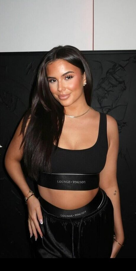 Jasmin Azizam perfect star picture