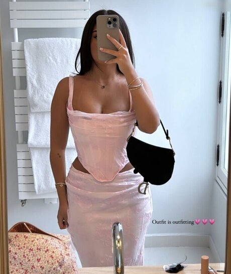 Jasmin Azizam star art archive