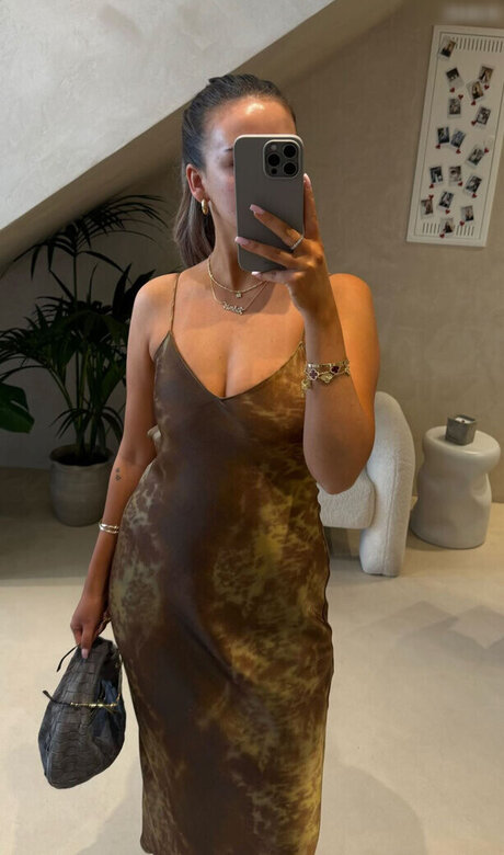 Jasmin Azizam star photo