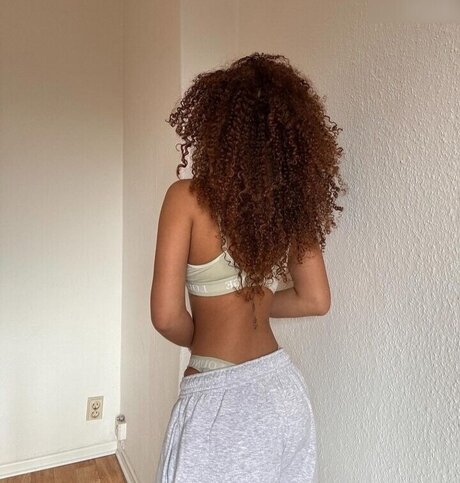 Chevelly pornographic actress pic