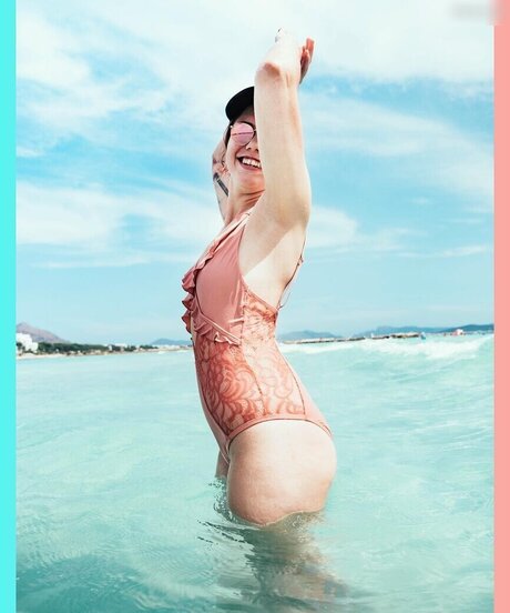 curvy muscle onlyfans adult images