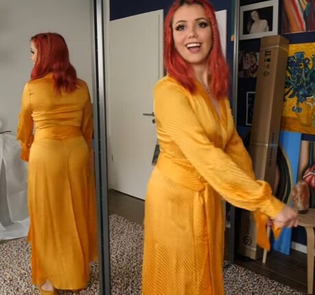 famous nude onlyfans top picture