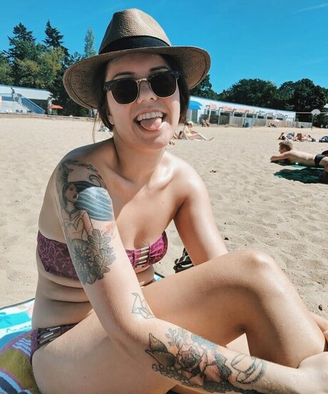 Malwanne star pornographic gallery