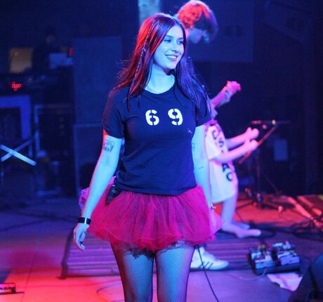 Carly McLellan xxx model pictures