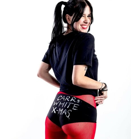 Carly McLellan adult model picture