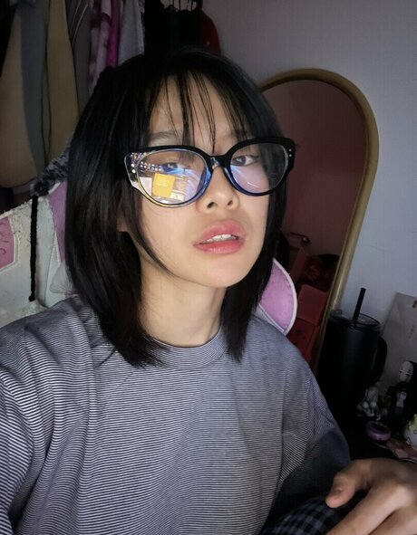 miceraa naked actress img