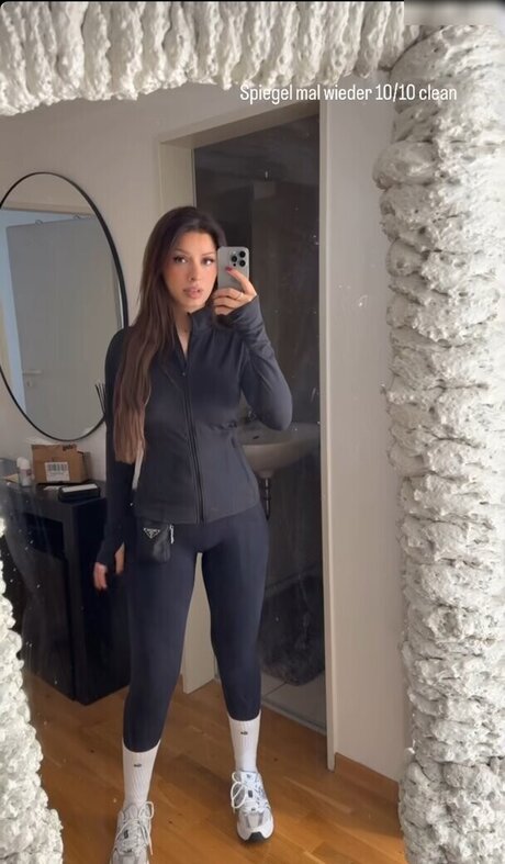 Emily Furz pornstar pics