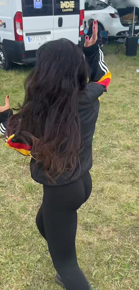 Emily Furz star hot pic