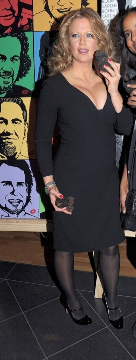 tiktok stars onlyfans free nude pictures