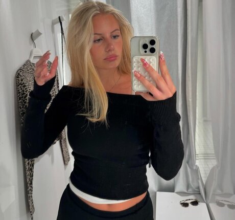 Luisa mnck art pornstar picture