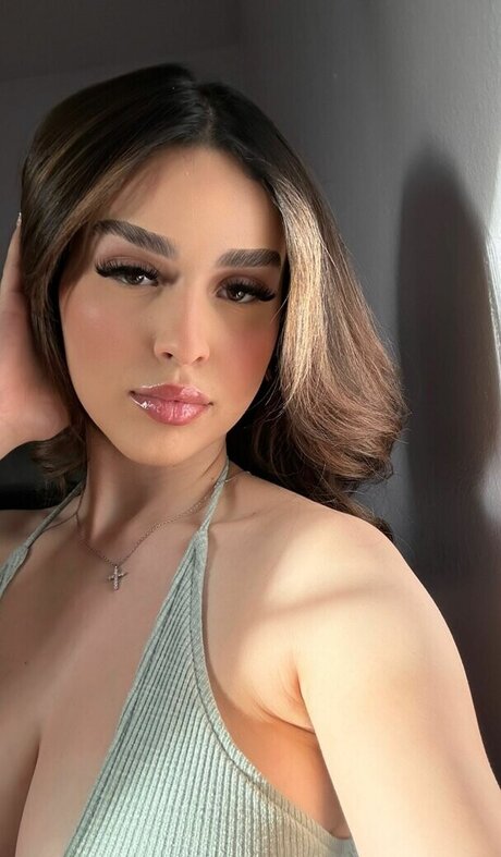 Simplyneidaa beautiful model pic