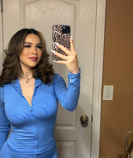 Simplyneidaa star porn image