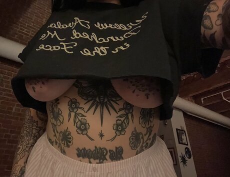 Venicecemetery free pornstar photo