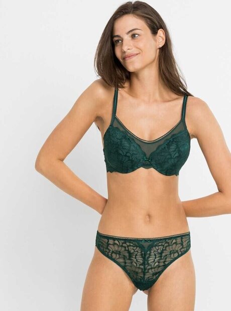 Paulina Fuchs sexy actress photos