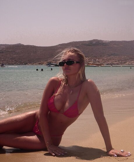 Emilia wue model hd gallery