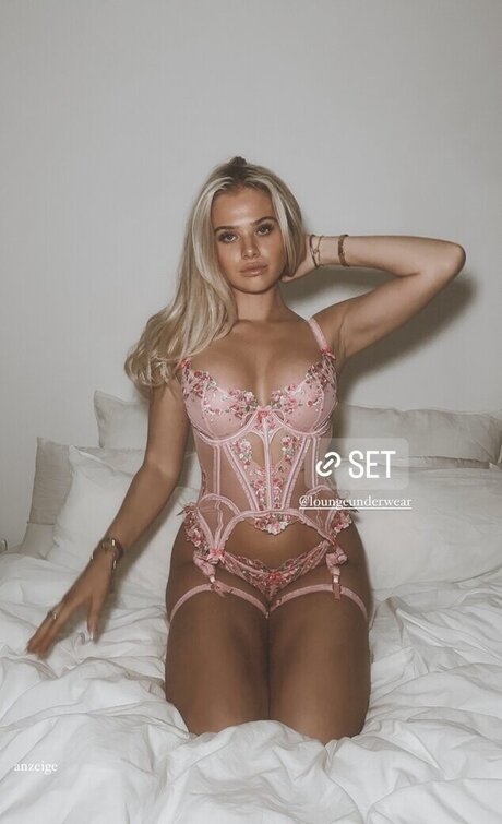 Emilia wue model pornographic archive