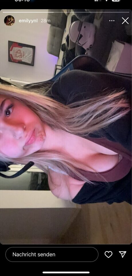 Emilyynl nudes pornstar img