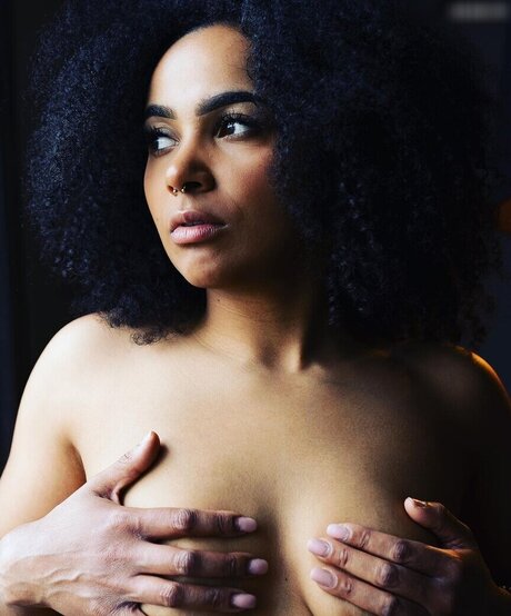 graefiin melanin nudes model image