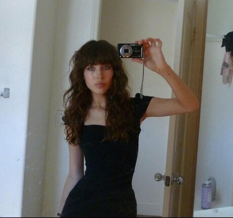 Moongirlevie hot actress gallery