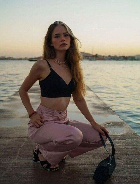 nadinebreaty beautiful model pic