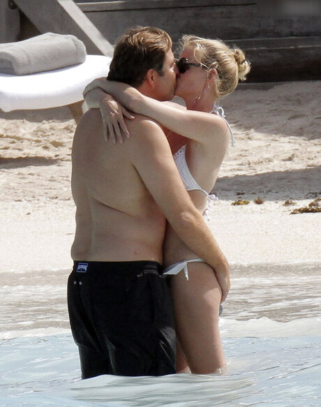 Lara Stone star art pic