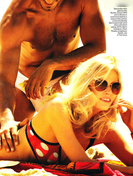 Lara Stone star sexy pictures