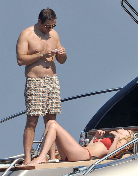 Lara Stone nude star pic