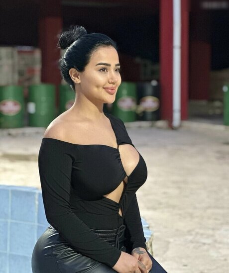 Melek Azad Profile photo