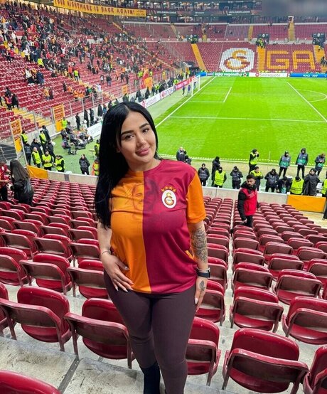 Melek Azad adult star archive