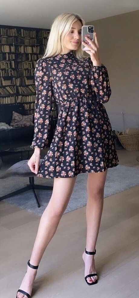 Laura Block exclusive model images