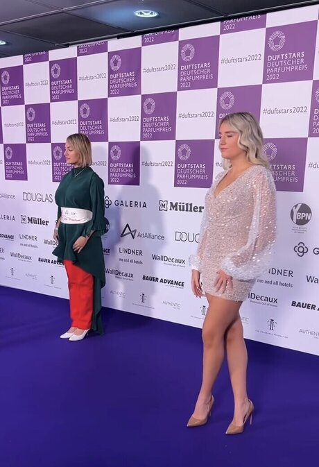 Laura Block star nude images