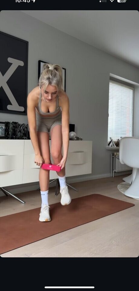 glasses onlyfans free xxx galleries