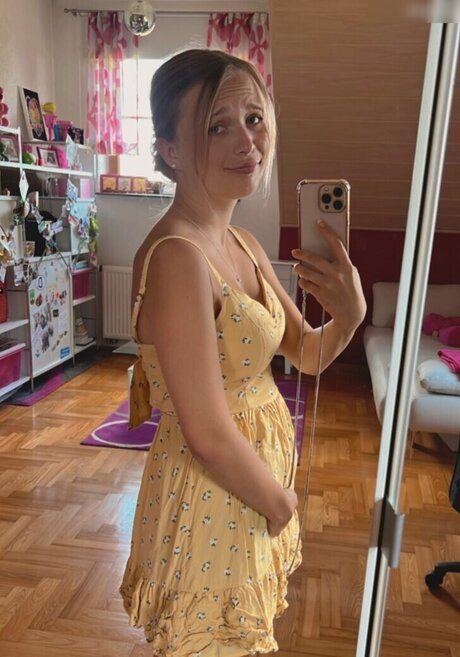 teen lesbian onlyfans sexy image