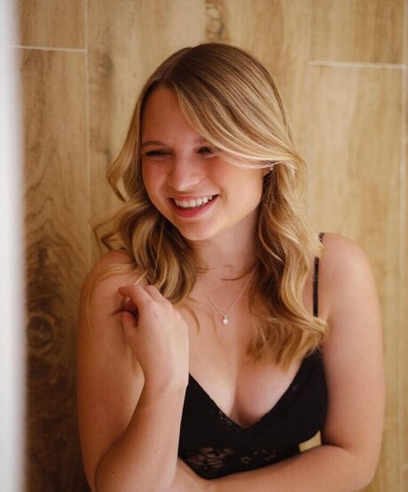 beautiful japanese onlyfans exclusive images