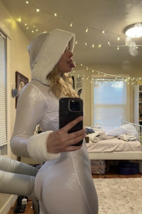 Lola Visage porn actress galleries