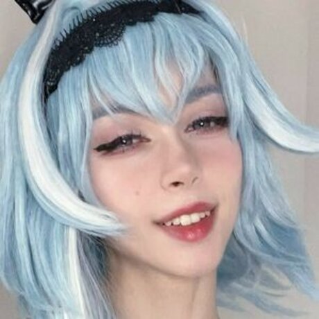 Duckie Cos perfect actress image