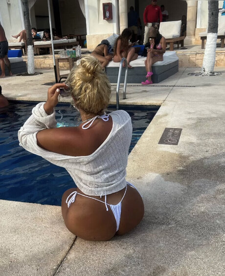 Nilufarsra pornographic star pics