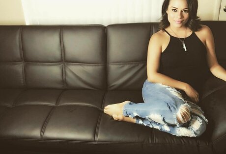 Alisa Reyes sexy star pictures