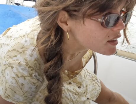 Sailing The Far Side model free photo