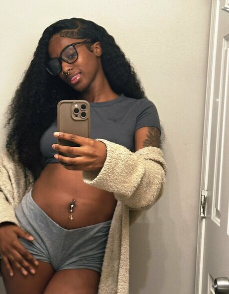 lauryntierre adult model archive