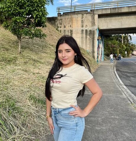 Alme ASMR top model img