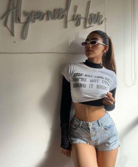 Pakhi Gadh pretty model archive