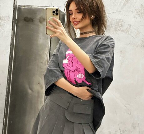 mildixs beautiful pornstar img