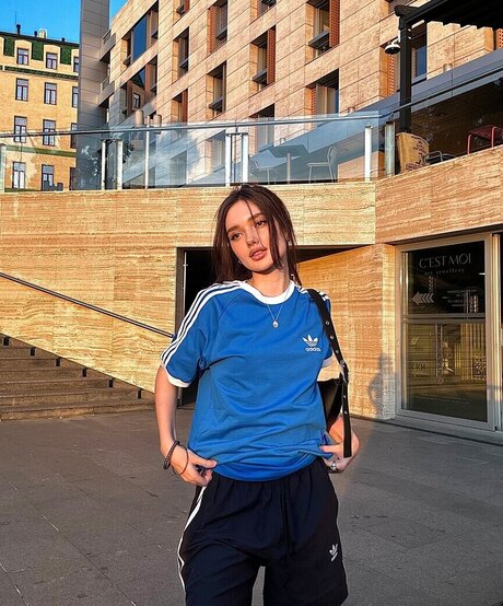 mildixs adult model photo