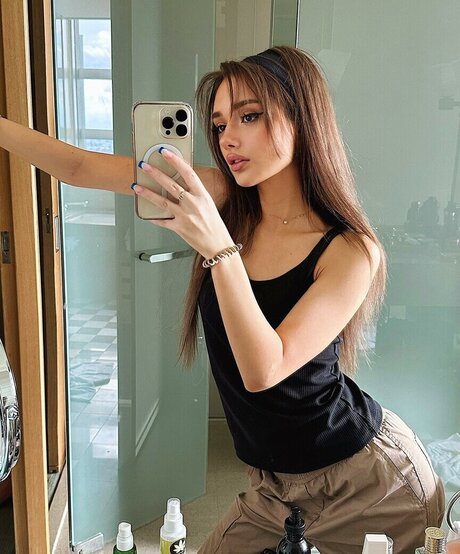 mildixs top pornstar image