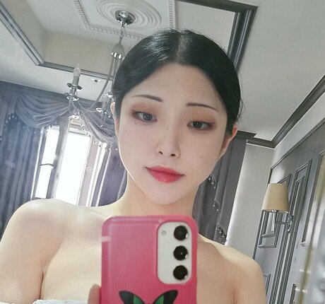 suyeoniiii_ top pornstar photo